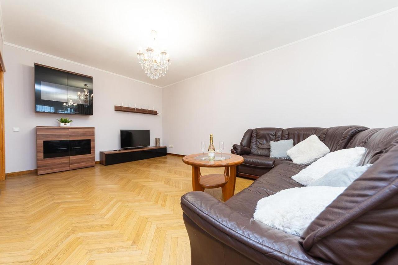 Spacious Apartments In The Center Of Obolon 2 Bedrooms Kiev Buitenkant foto