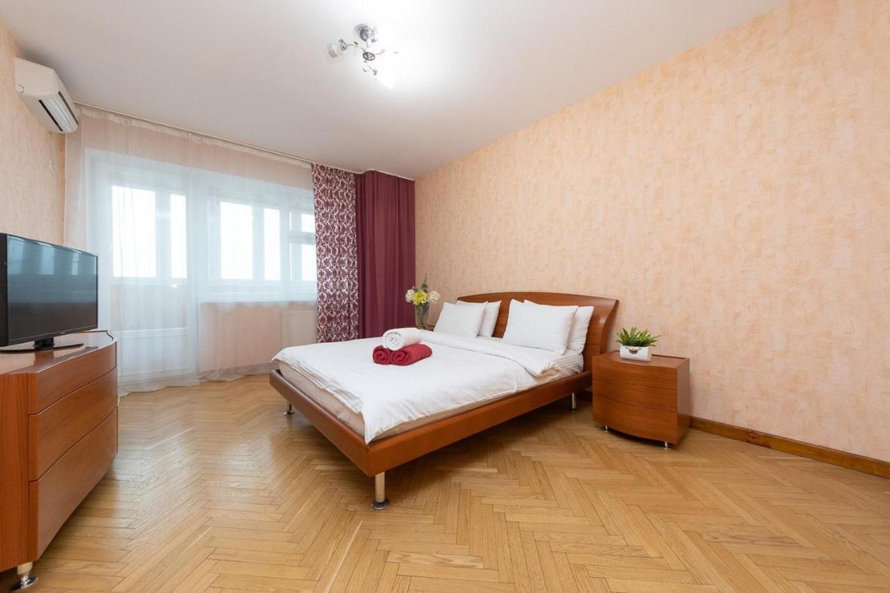 Spacious Apartments In The Center Of Obolon 2 Bedrooms Kiev Buitenkant foto