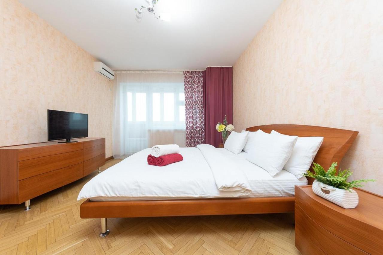 Spacious Apartments In The Center Of Obolon 2 Bedrooms Kiev Buitenkant foto