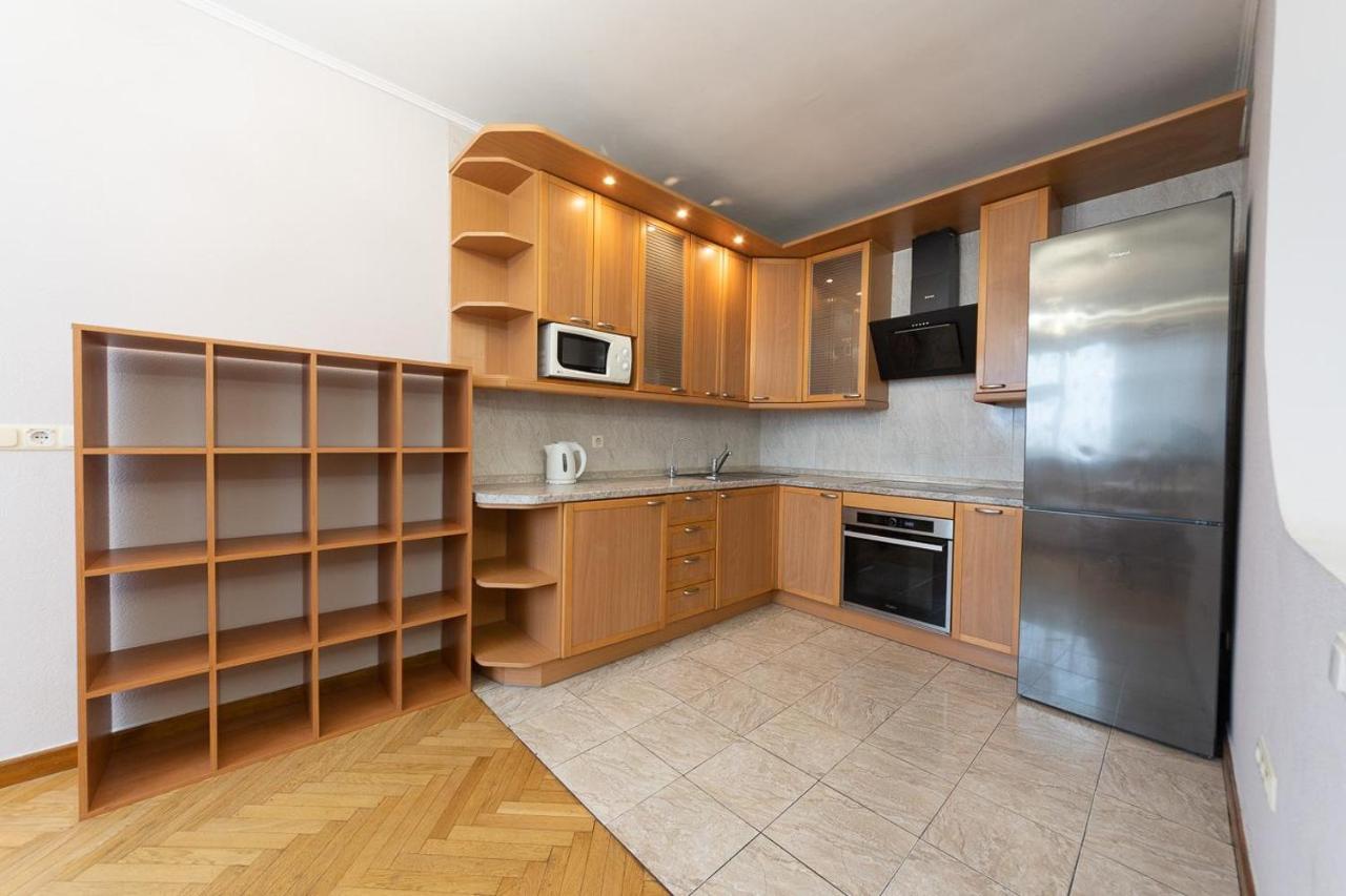 Spacious Apartments In The Center Of Obolon 2 Bedrooms Kiev Buitenkant foto