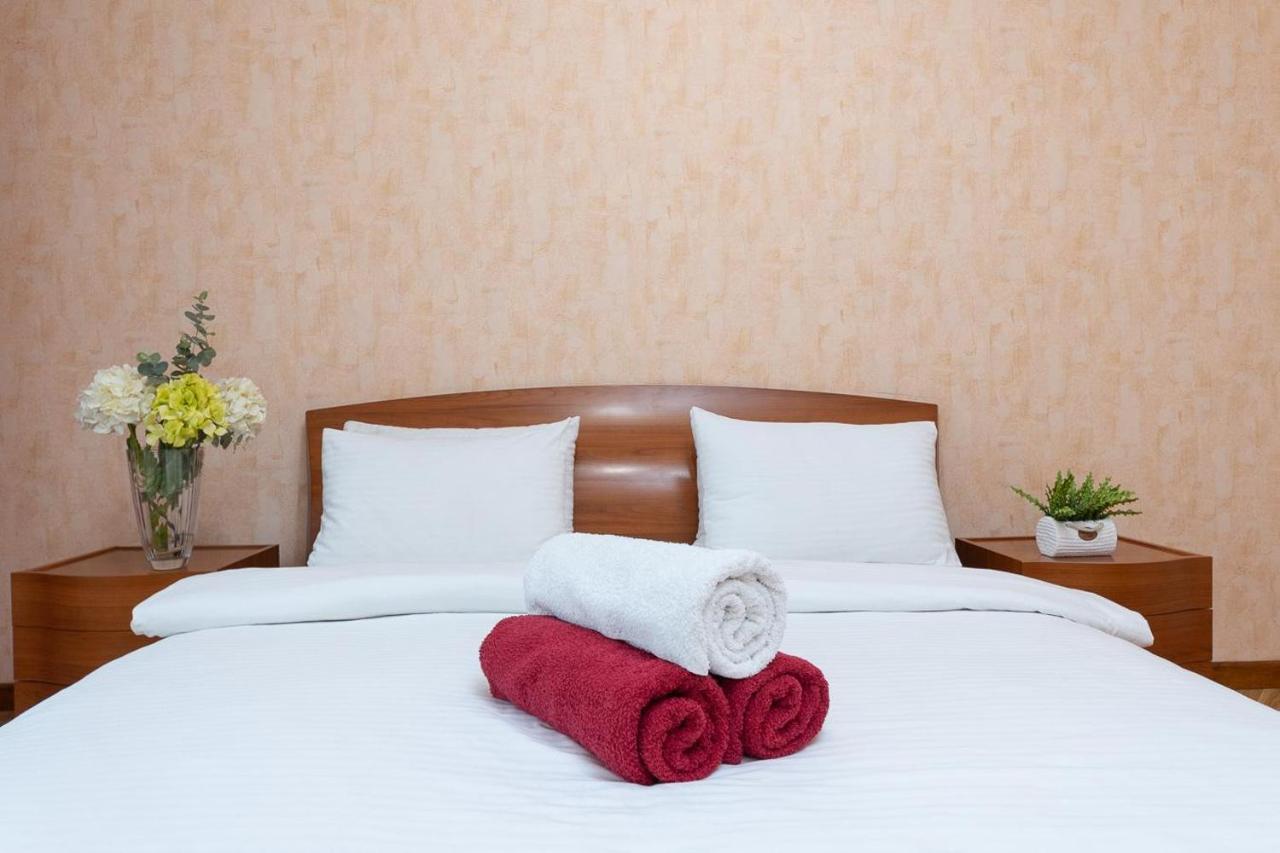 Spacious Apartments In The Center Of Obolon 2 Bedrooms Kiev Buitenkant foto