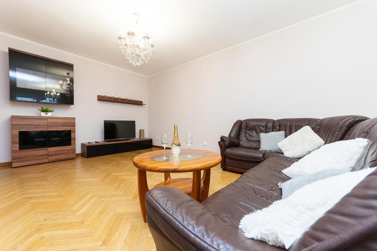 Spacious Apartments In The Center Of Obolon 2 Bedrooms Kiev Buitenkant foto